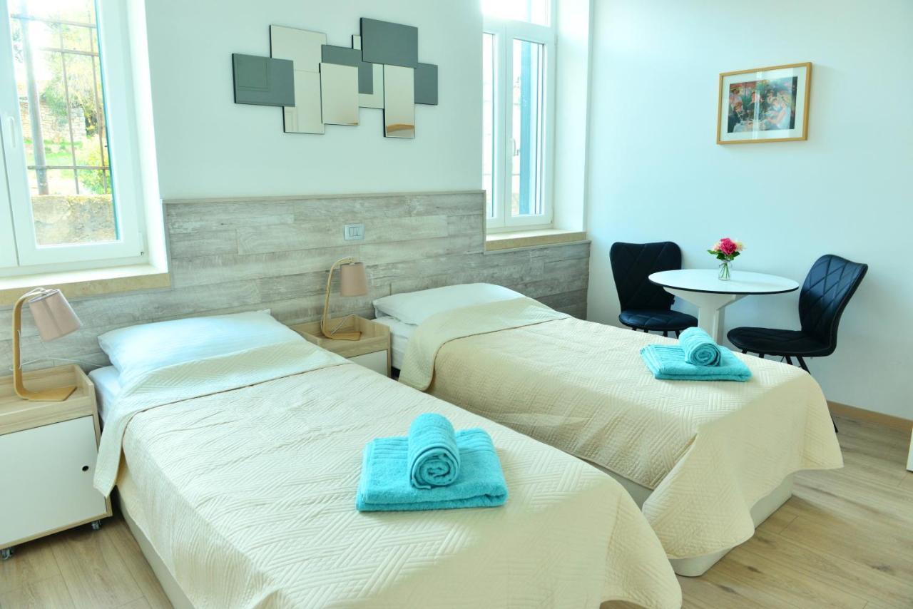 18m² studio Appartement, met 1 privé badkamer in Split Stadscentrum Buitenkant foto
