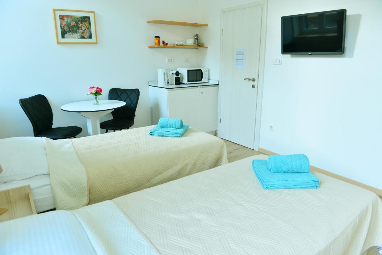18m² studio Appartement, met 1 privé badkamer in Split Stadscentrum Buitenkant foto