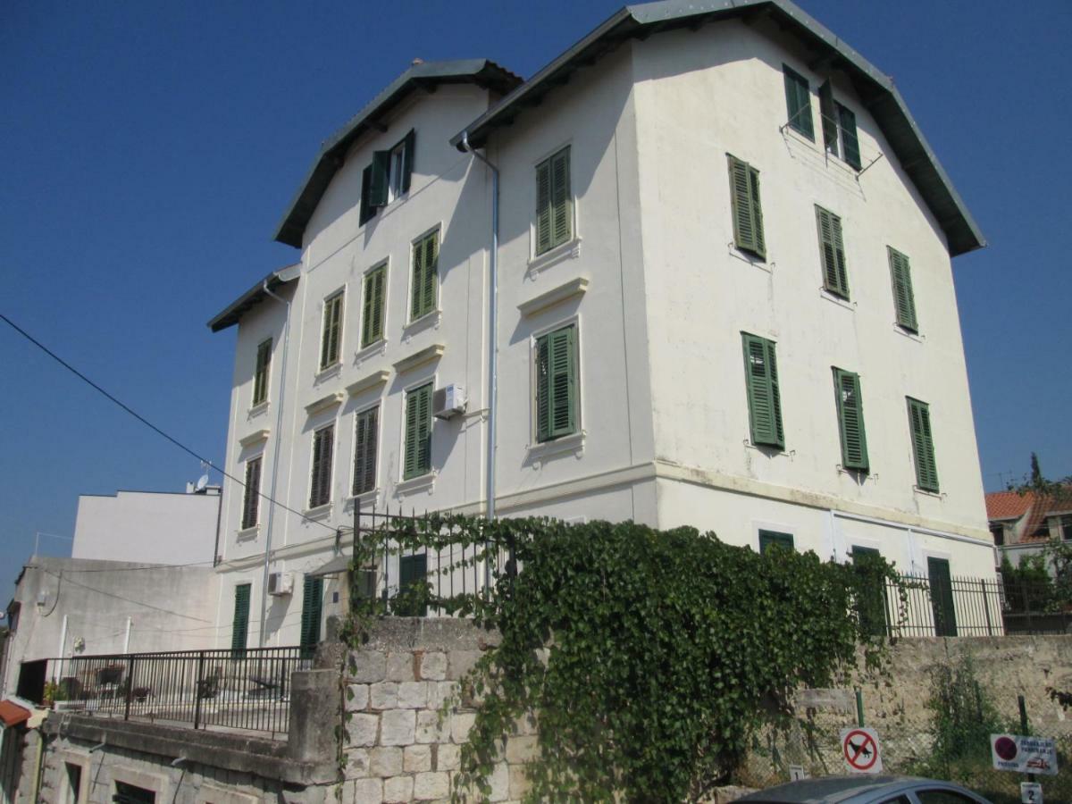 18m² studio Appartement, met 1 privé badkamer in Split Stadscentrum Buitenkant foto